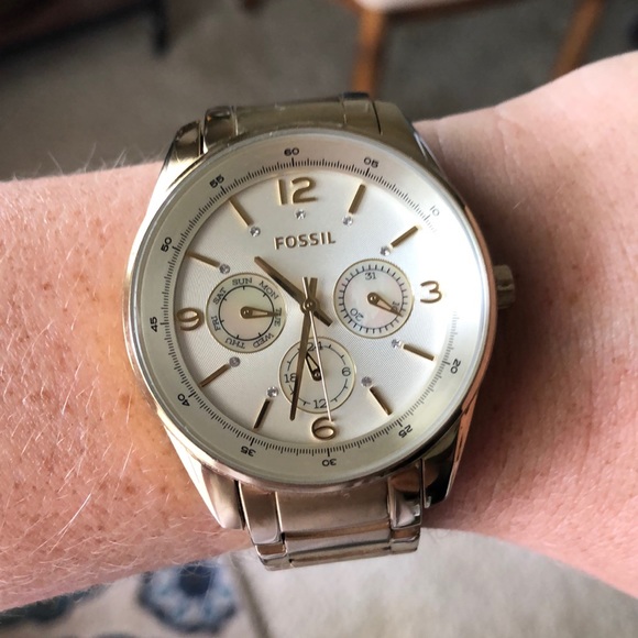 Gold Fossil Boyfriend Women’s Watch - Picture 2 of 4